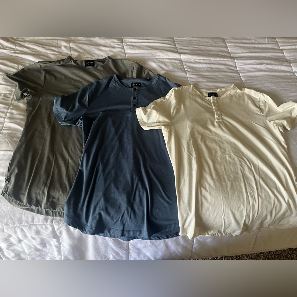 Bundle of 3 cuts curve hem t-shirts